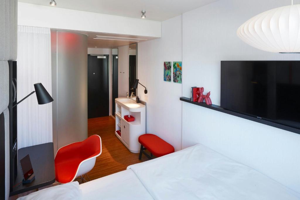 citizenM San Francisco Union Square photo