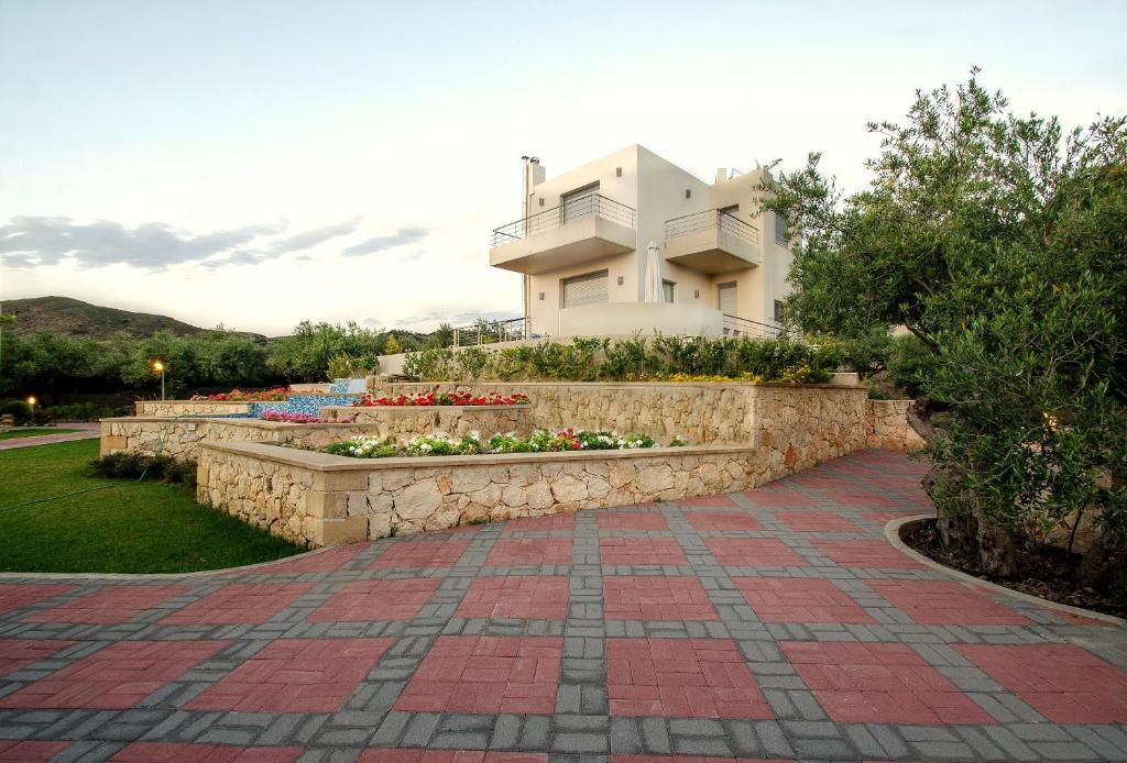 Κήπος έξω από το Sirocco