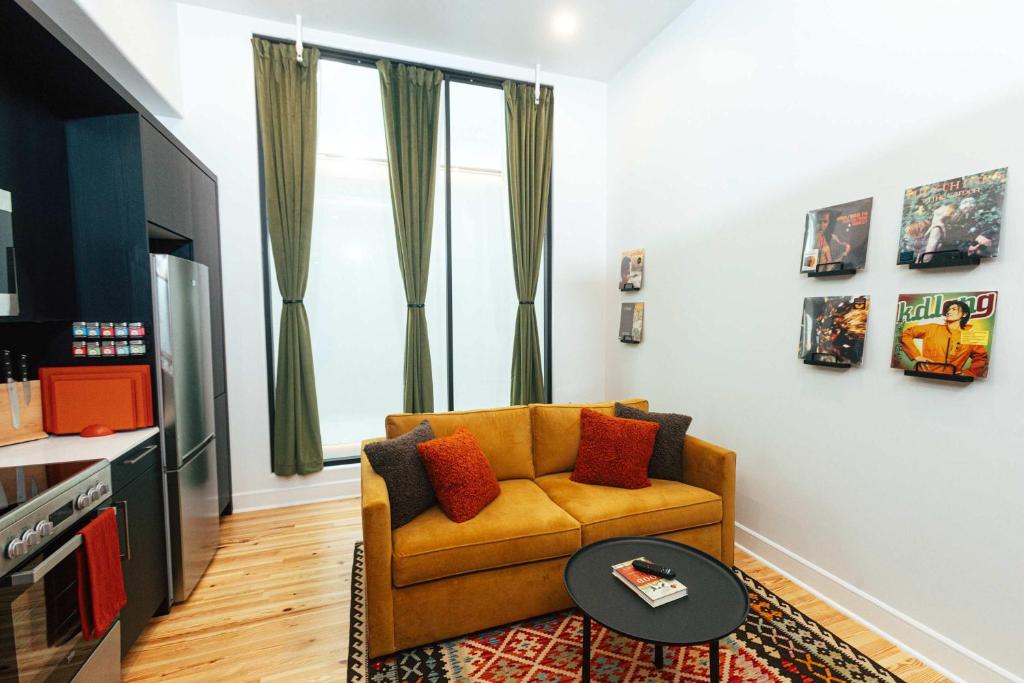 Η κουζίνα ή μικρή κουζίνα στο Loft 305 - The William - Atrium - Live Work Walk