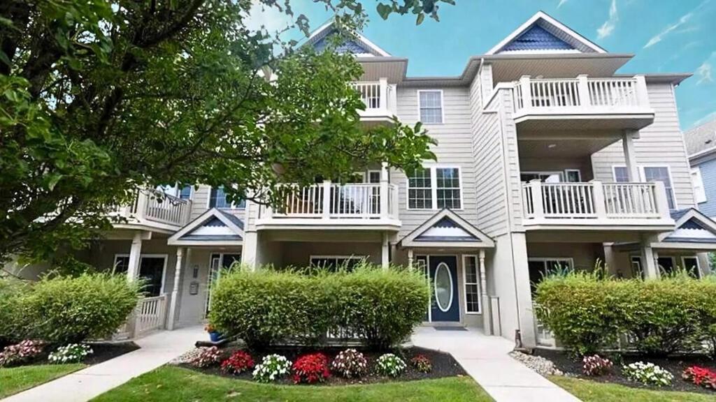 Το κτήριο όπου στεγάζεται  το διαμέρισμα