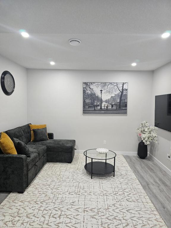 Χώρος καθιστικού στο Cozy on Baywater Modern 2 bedroom apartment suite