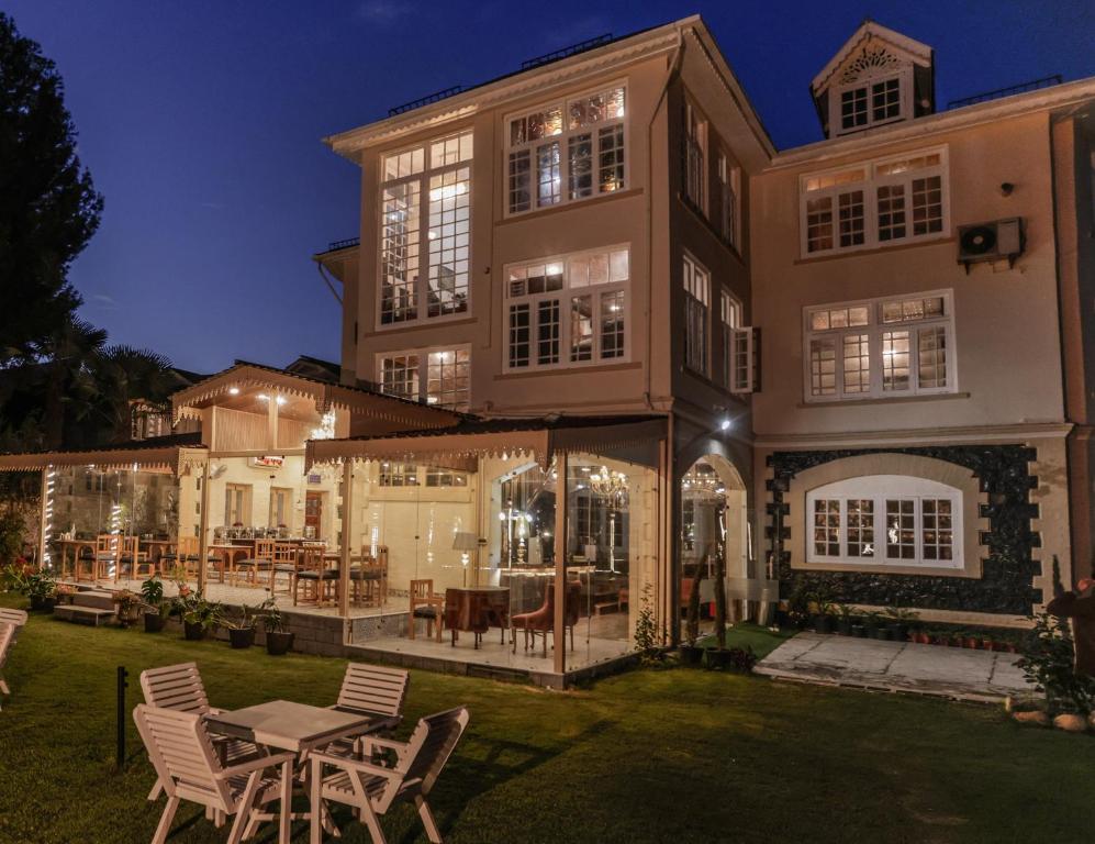 Το κτήριο όπου στεγάζεται  το ξενοδοχείο