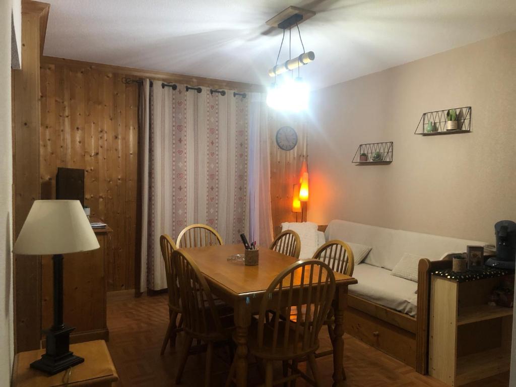 Χώρος καθιστικού στο Appartement La Toussuire