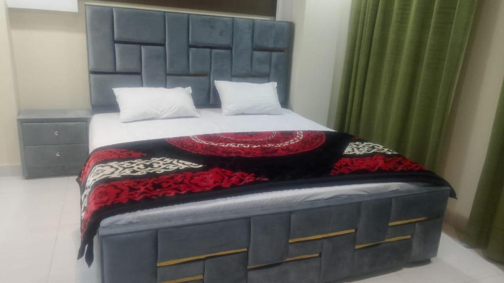 Postel nebo postele na pokoji v ubytování 1-Bedroom Apartment