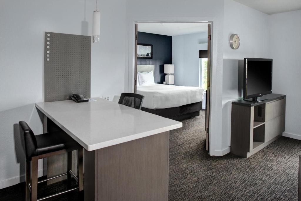 Hyatt House Parsippany Whippany - One-Bedroom King Suite