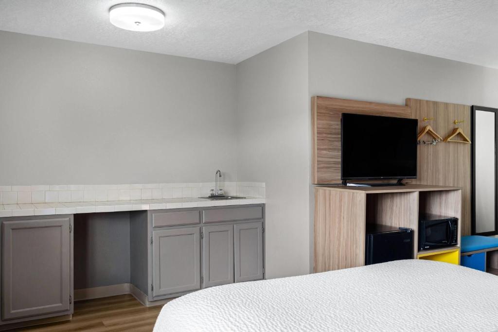 Days Inn by Wyndham Las Vegas - Habitación Con Cama Grande - No Fumadores