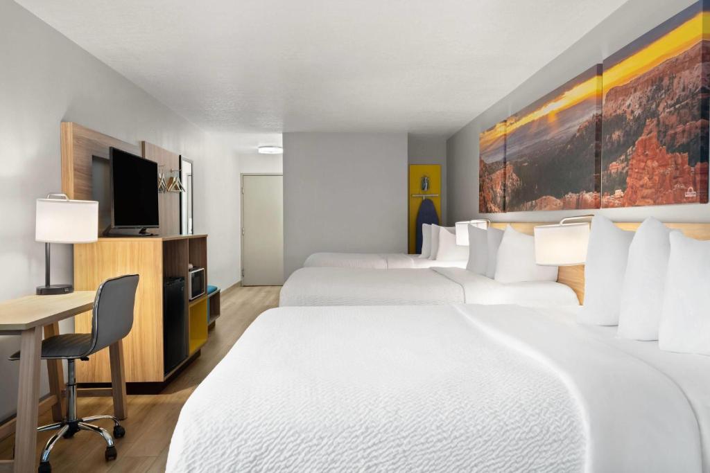 Days Inn by Wyndham Las Vegas photo