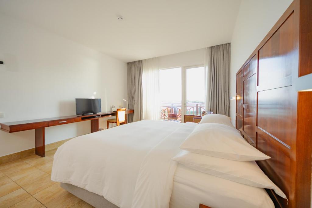 Hulhule Island Hotel- Private Beach Access & Airport Pick-up and Drop - View 41