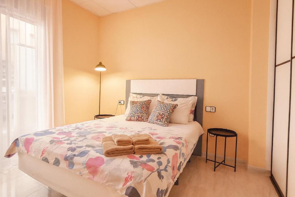 Postel nebo postele na pokoji v ubytování Apartament Sant Jaume D'enveja