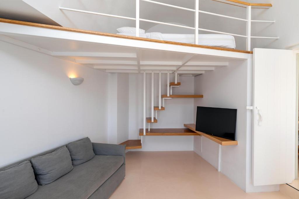 Cliff Side Suites - 9