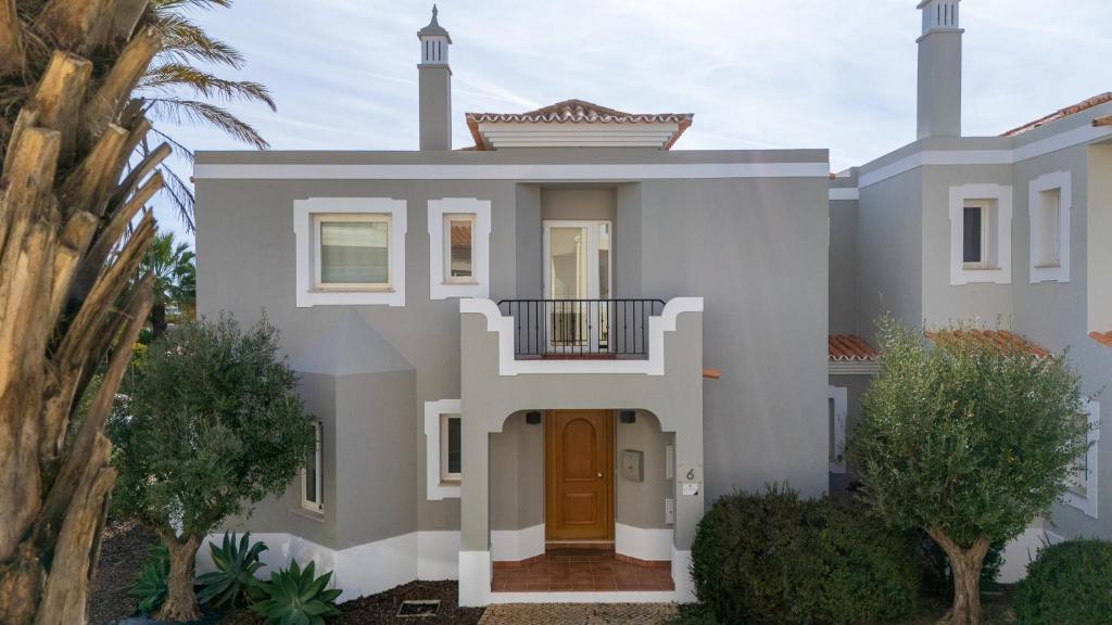 Το κτήριο όπου στεγάζεται  η παραθεριστική κατοικία