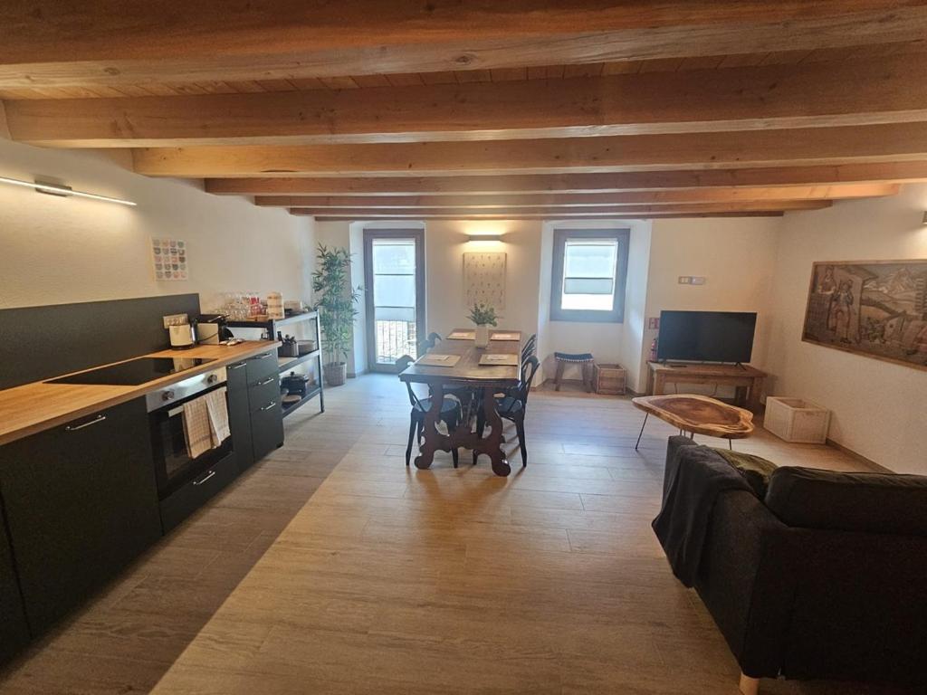 Μια τηλεόραση ή/και κέντρο ψυχαγωγίας στο Rural Cachettes