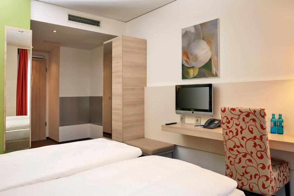 H+ Hotel München - Resim 38