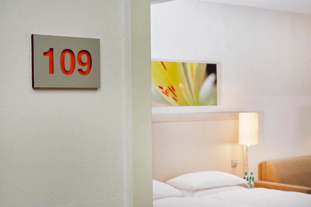 H+ Hotel München - Resim 42