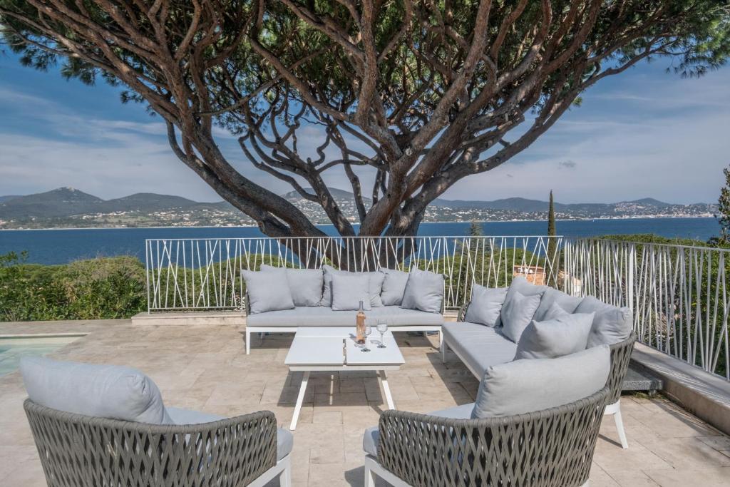 Naturlandskabet i nærheden af villaen