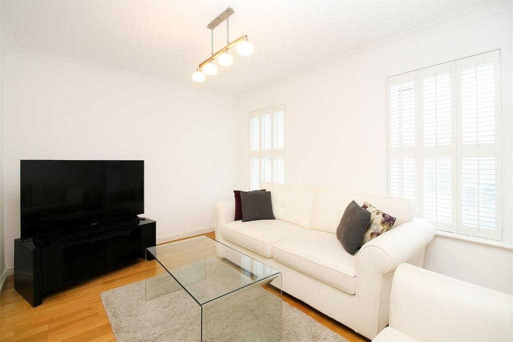 Posezení v ubytování 5 Bedroom 8 bed house in Bluewater Kent