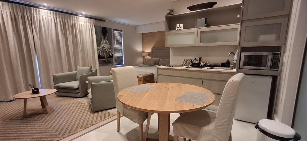 Kuchyň nebo kuchyňský kout v ubytování The Gallery on Gray