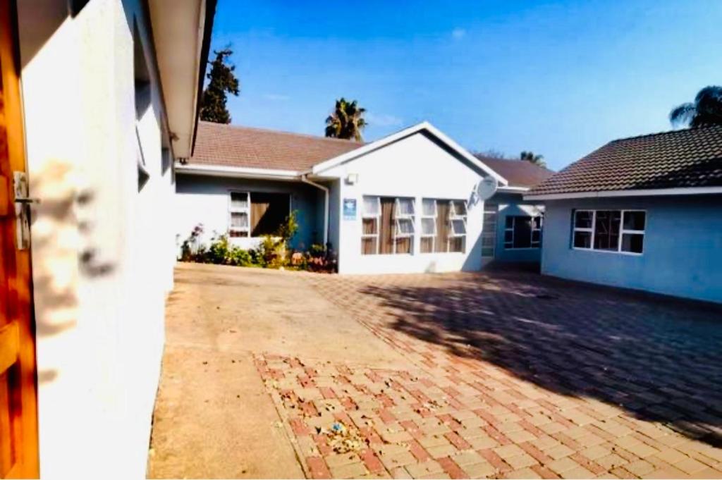 Hoone, kus külalistemaja asub