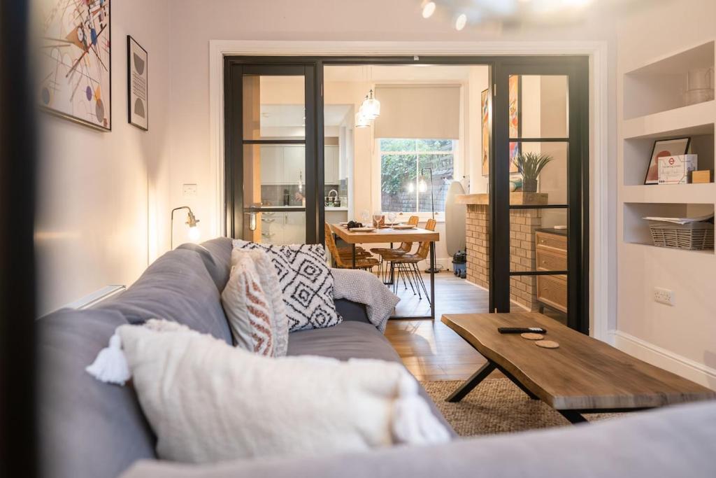 Et opholdsområde på The Dale - Large 4BR House