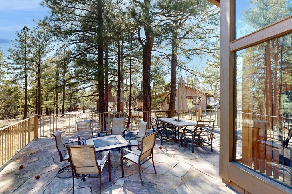 Balkón nebo terasa v ubytování Home in the Pines