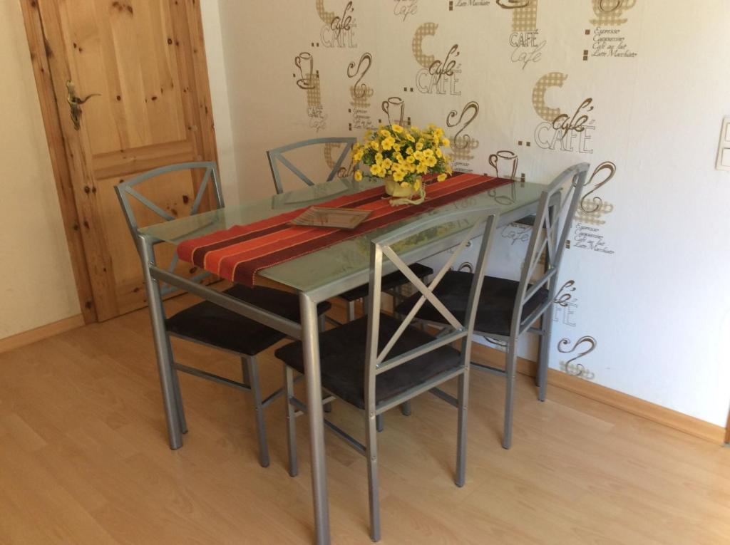 Fotografie z fotogalerie ubytování Ferienwohnung Mit Terrasse In Ruhiger Lage v destinaci Wilhelmshaven