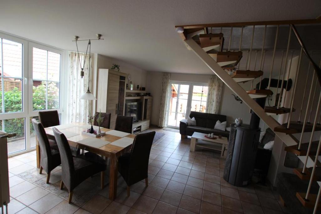 Posezení v ubytování NEU! Ferienhaus Conny mit Badesteg und Ruderboot