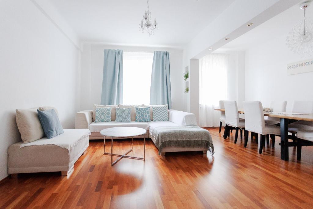 Operastreet City-Center Premium Apartment