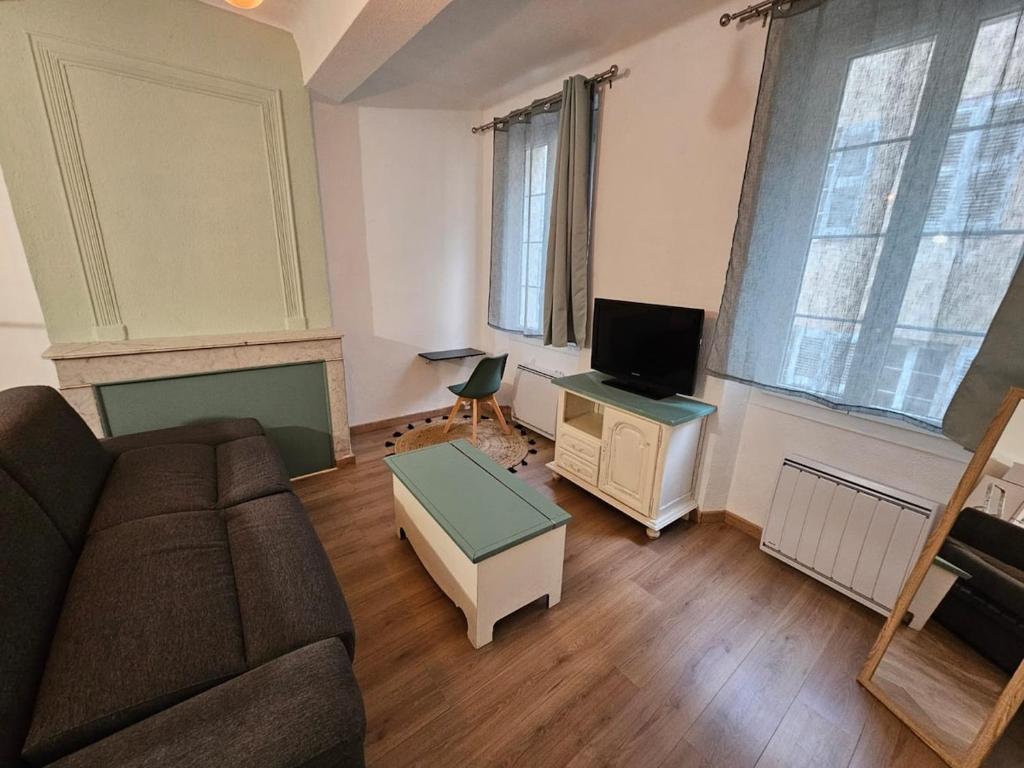 Μια τηλεόραση ή/και κέντρο ψυχαγωγίας στο studio à Draguignan