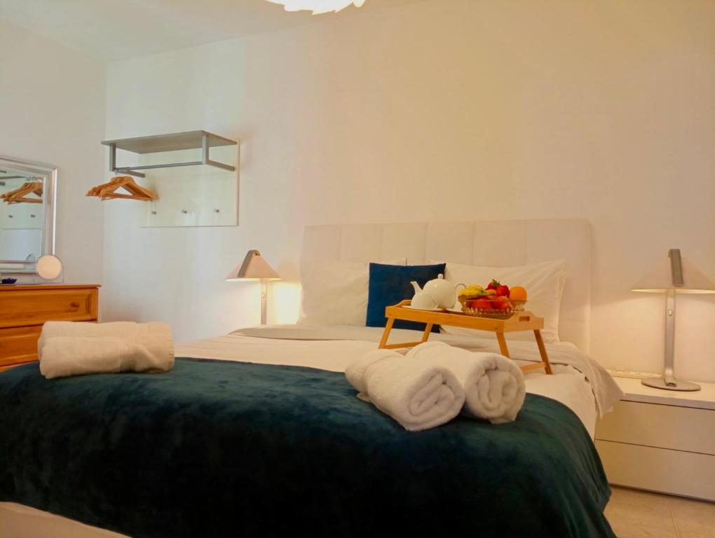 Seafront apartment Terrace, lounger & Panoramic ocean views - 19