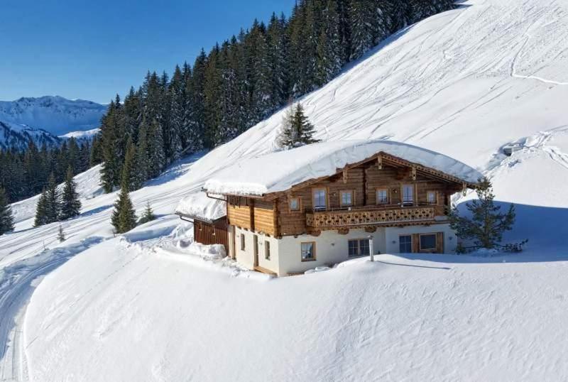 Το Ferienhaus Wallegg Lodge In Saalbach Hinterglemm τον χειμώνα