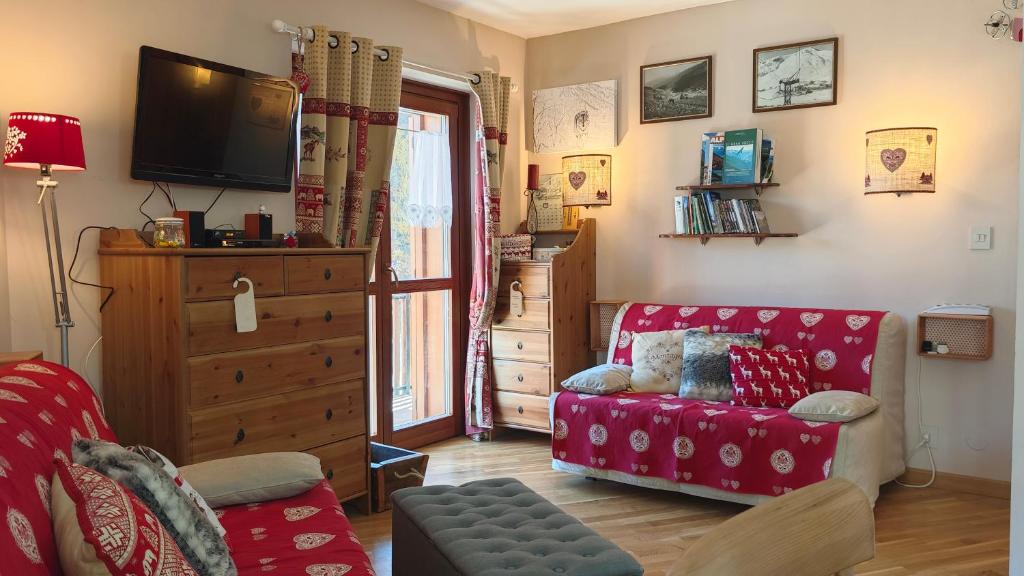 Χώρος καθιστικού στο Hostdomus - Pepita Apartment