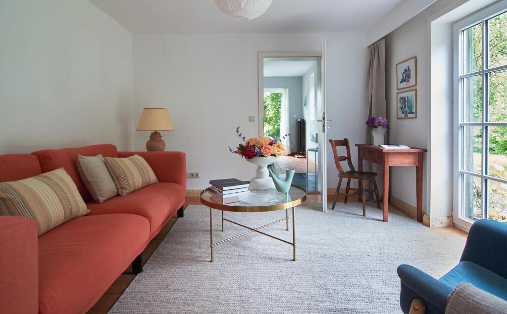 Posezení v ubytování Künstlerwohnung im Naturpark