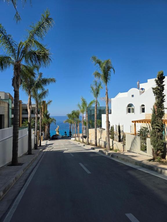 Fotografie z fotogalerie ubytování Lorins Seaside Santorini in Drymades Beach v destinaci Gjilek