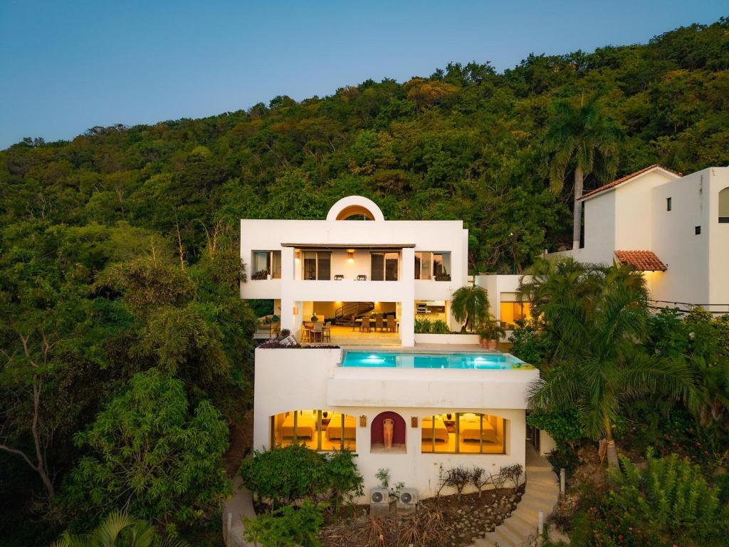 Πισίνα στο ή κοντά στο 2029 - Villa Camino Real