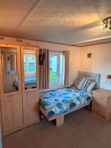 Galeriebild der Unterkunft Caravan Wendy 2 Bed Adapted Caravan in Meliden