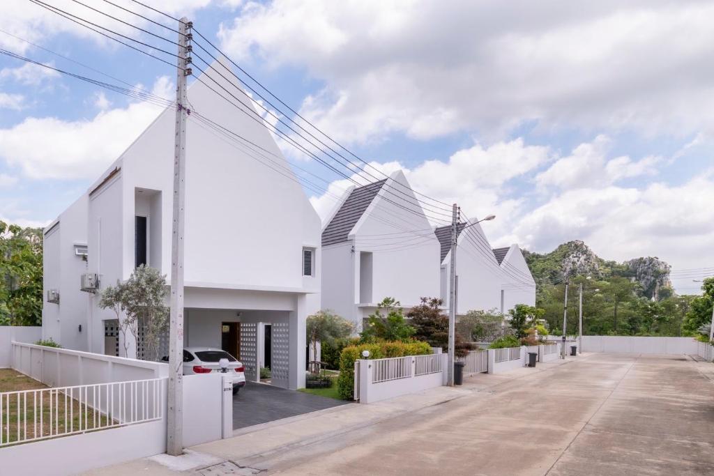 Το κτήριο όπου στεγάζεται  η βίλα