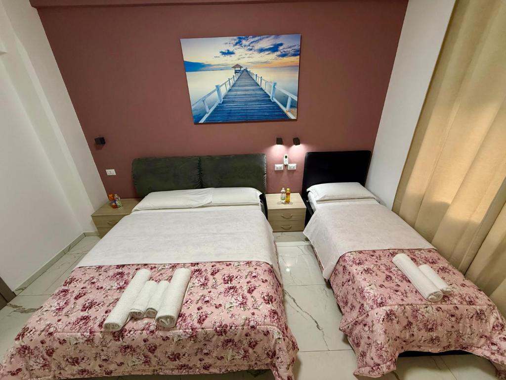 Desire guest House - Triple Room With Private Bathroom