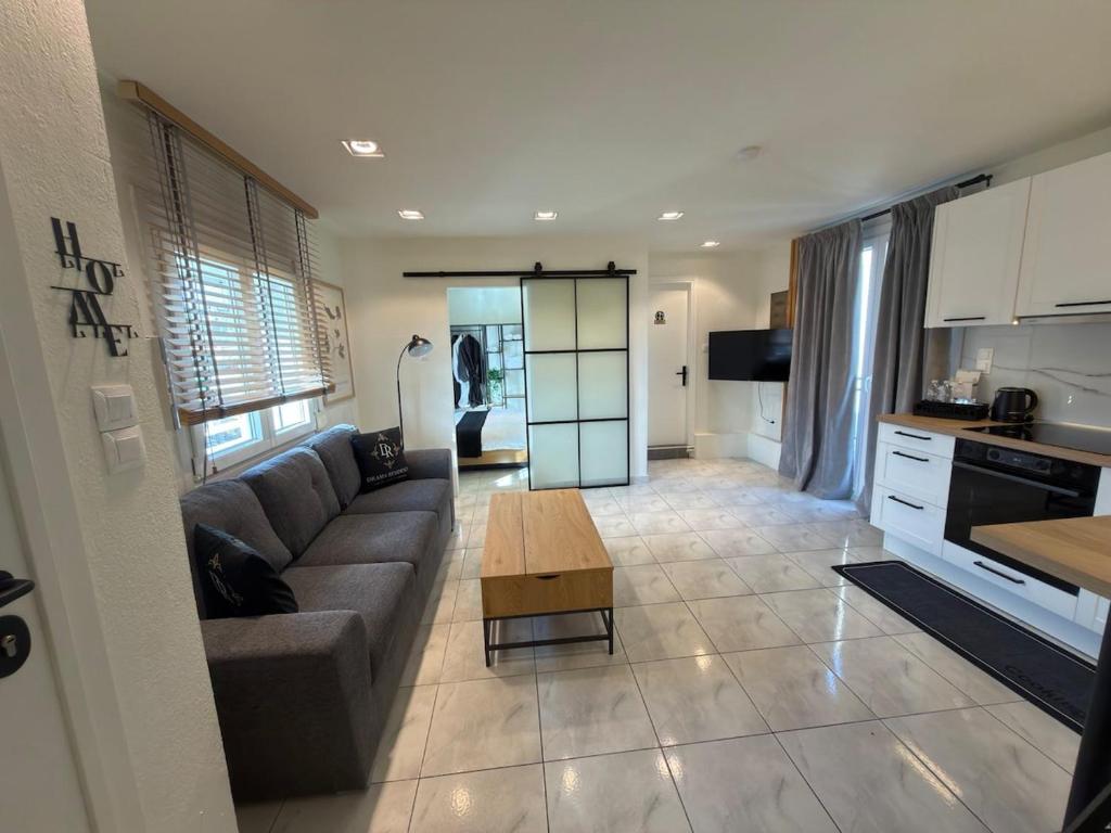 Køkken eller tekøkken på Drama Residence Luxury Stay In Drama