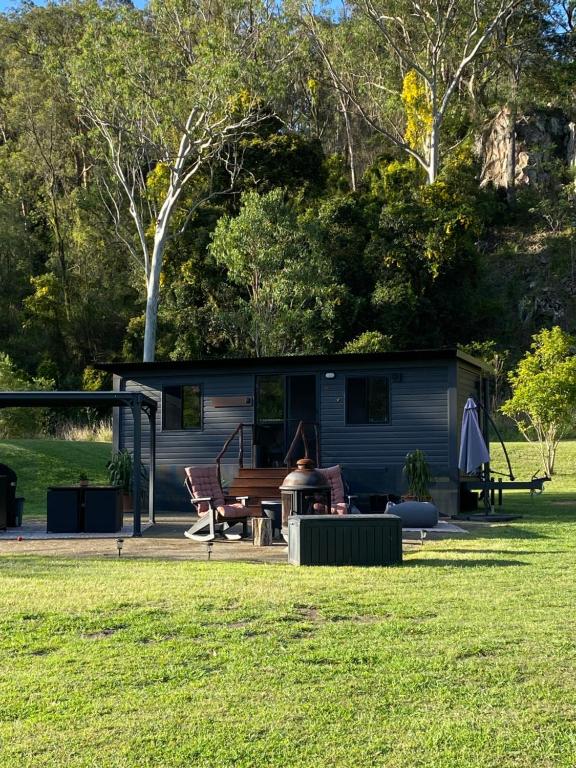 Φυσικό τοπίο κοντά σε οργανωμένο κάμπινγκ