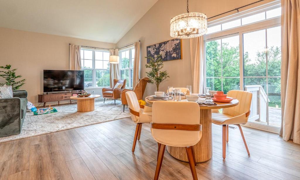 Μια τηλεόραση ή/και κέντρο ψυχαγωγίας στο Minooka PeaceCove