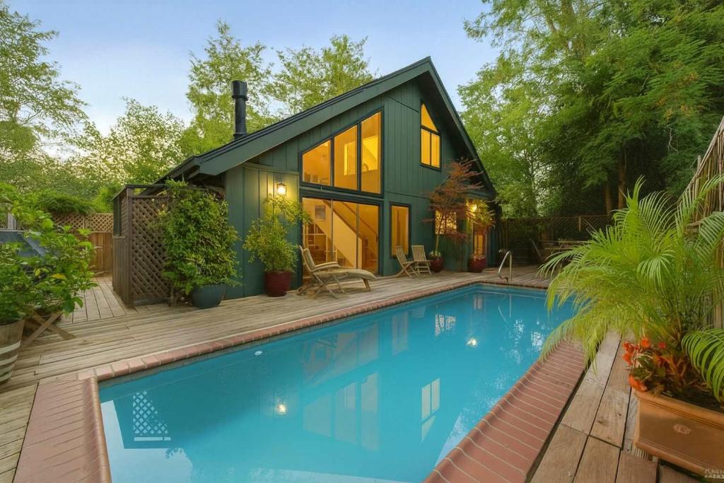 Πισίνα στο ή κοντά στο House on Broadway at the Plaza