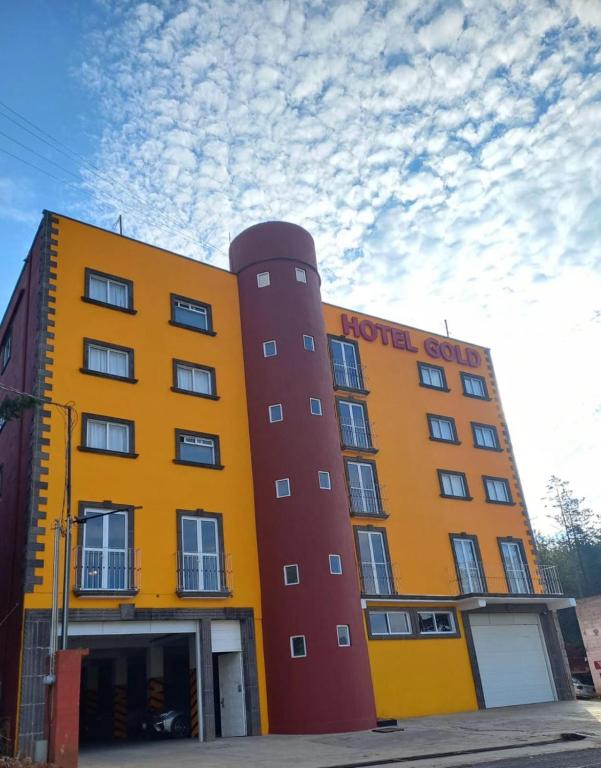 Building kung saan naroon ang hotel