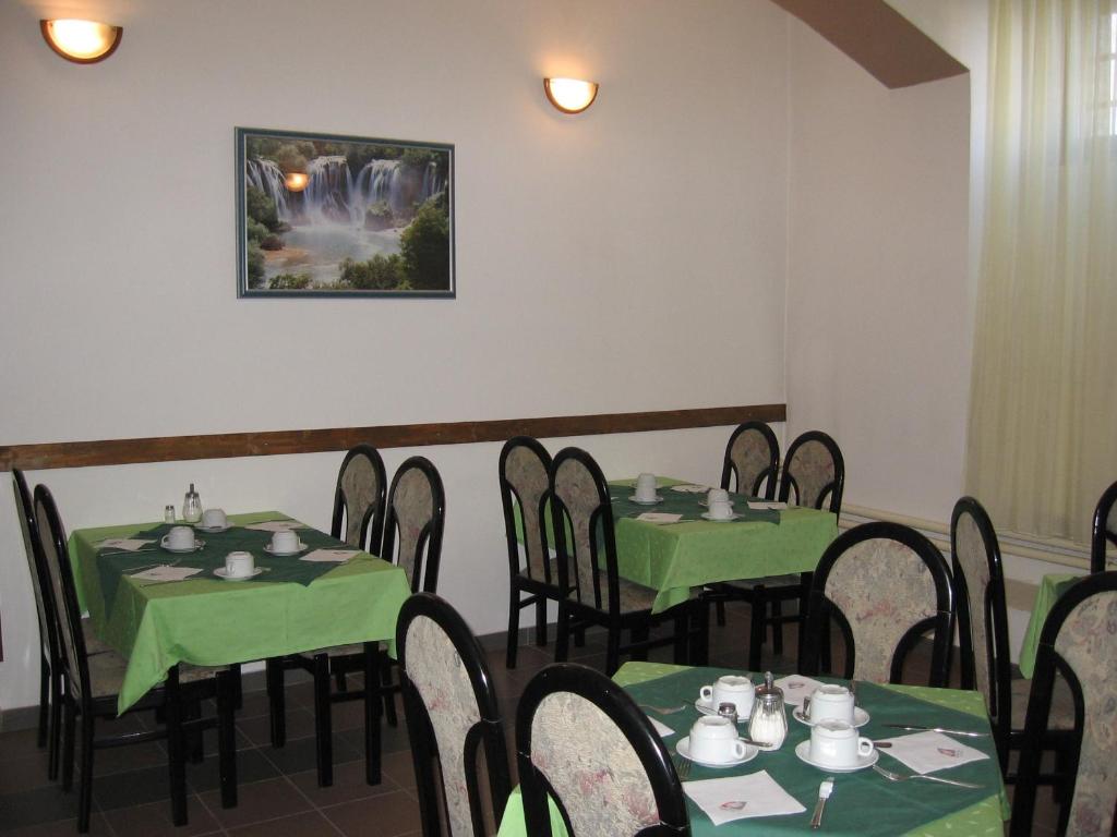 Restavracija oz. druge možnosti za prehrano v nastanitvi Hotel Veli Jože