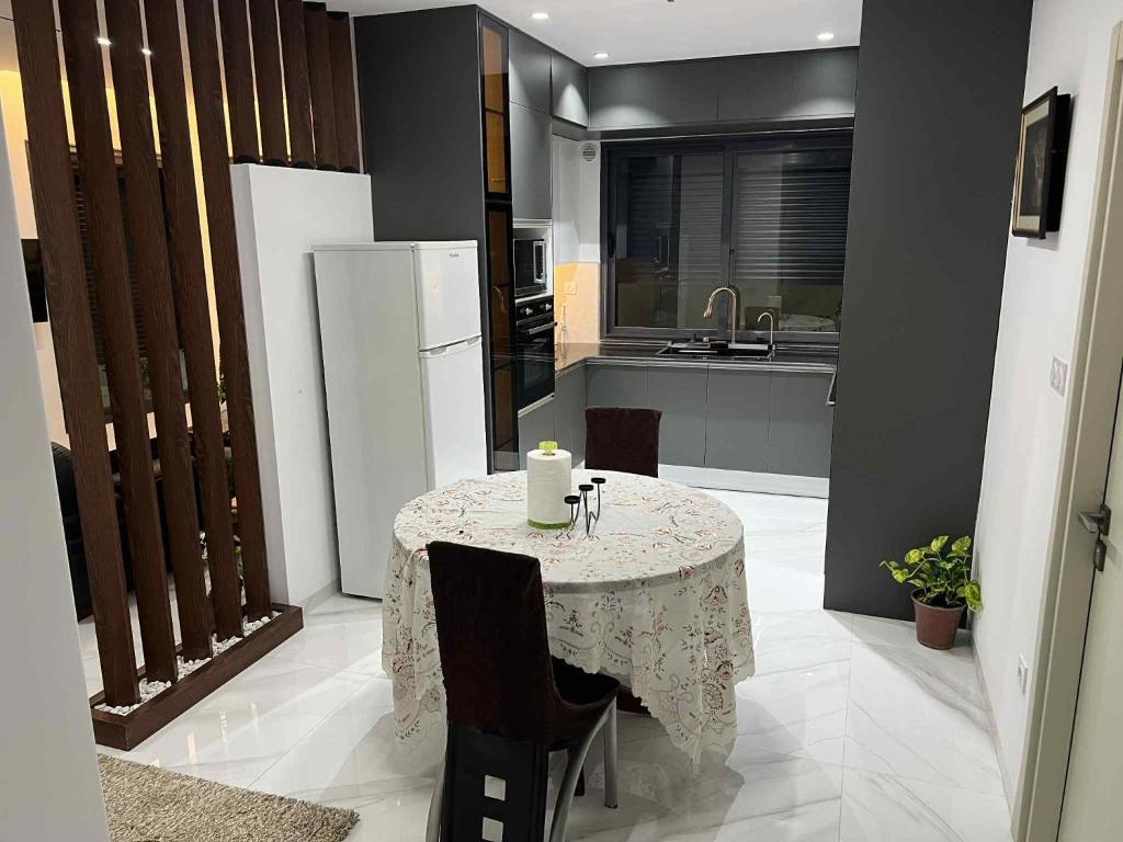 Η κουζίνα ή μικρή κουζίνα στο maisoncarnot