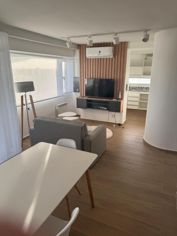 Køkken eller tekøkken på Depto 6p , 1 dormitorio mas sofá cama en living