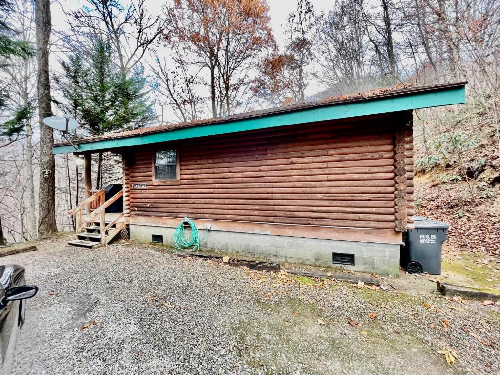 Good life cabin 2 · Bryson City cabin with hot tub and fire pit photo