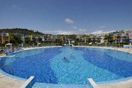 Bazén v ubytování Orada Apartamentos Turísticos - Marina de Albufeira nebo v jeho okolí