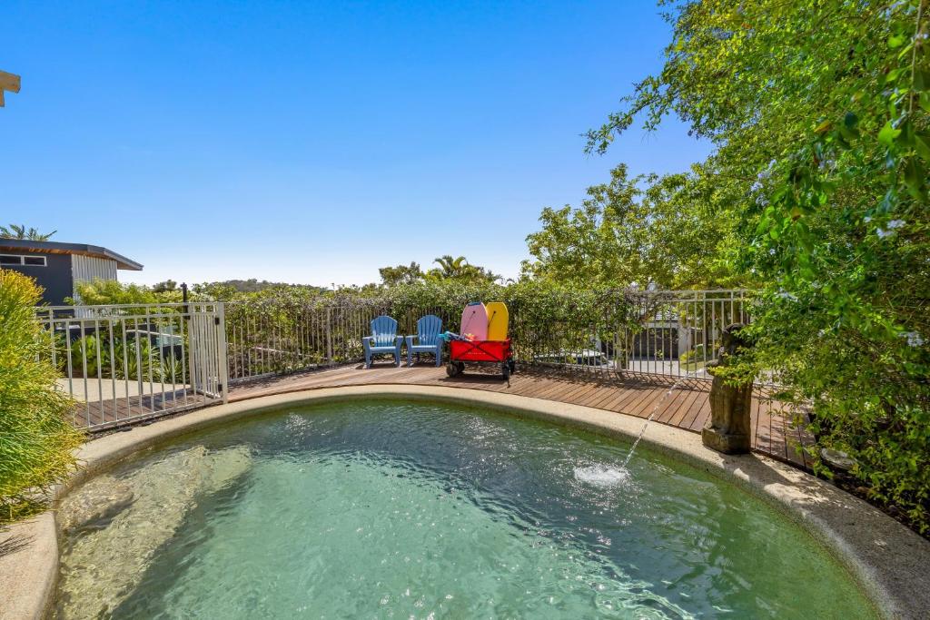 Bassein majutusasutuses Spacious 4-Bed Family Retreat with Pool Near Beach või selle lähedal