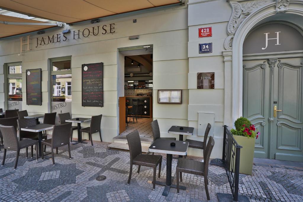 James Hotel & Apartments - Resim 23