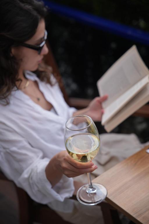 Navy Inn & Bungalows - 5